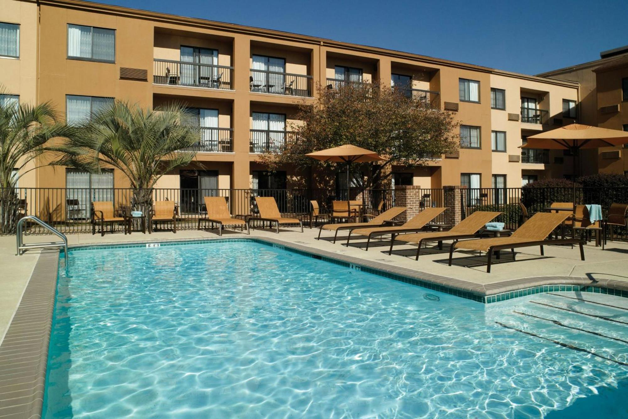 Courtyard By Marriott Macon Hotel Exterior foto