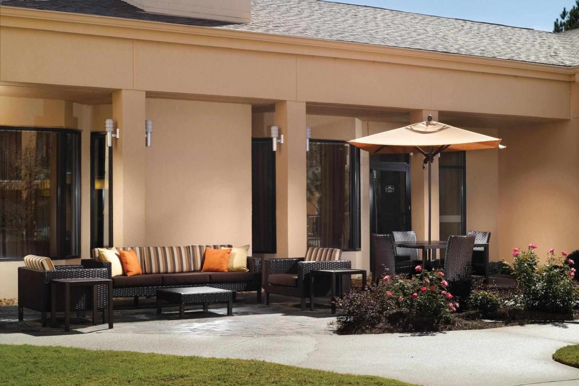 Courtyard By Marriott Macon Hotel Exterior foto