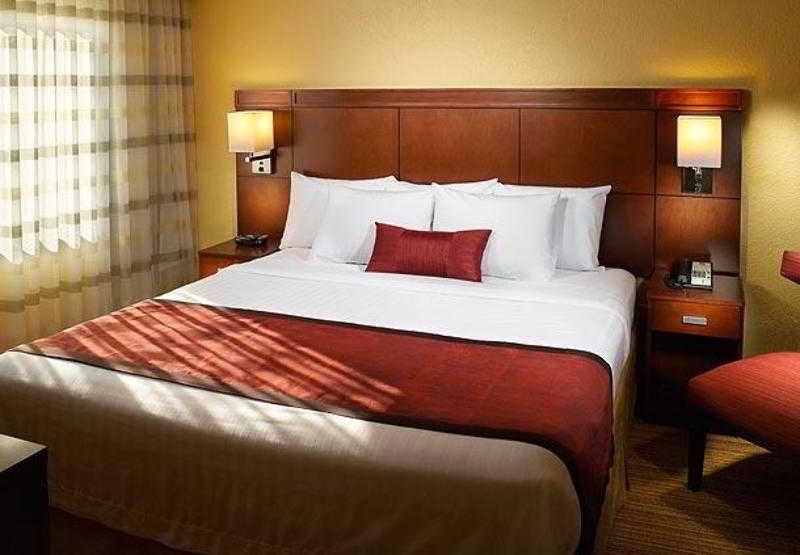 Courtyard By Marriott Macon Hotel Quarto foto