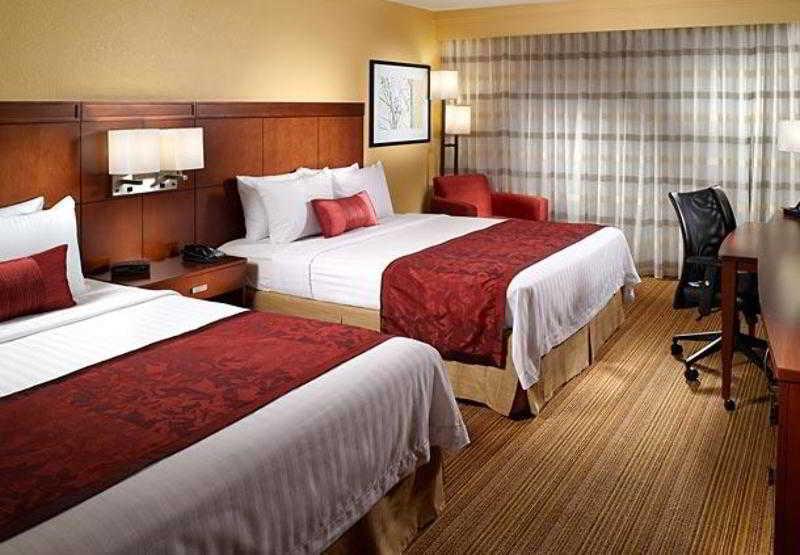 Courtyard By Marriott Macon Hotel Quarto foto