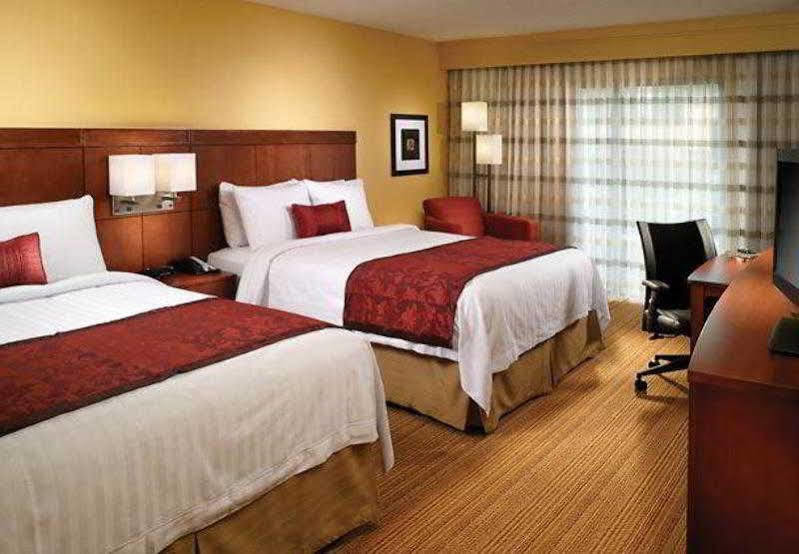 Courtyard By Marriott Macon Hotel Exterior foto