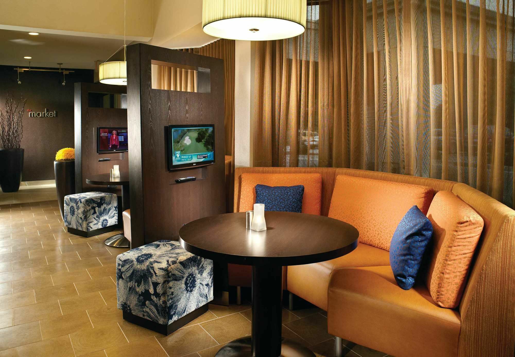 Courtyard By Marriott Macon Hotel Exterior foto